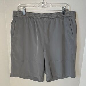 FLX Men's Size Large  Gray Shorts with pockets
